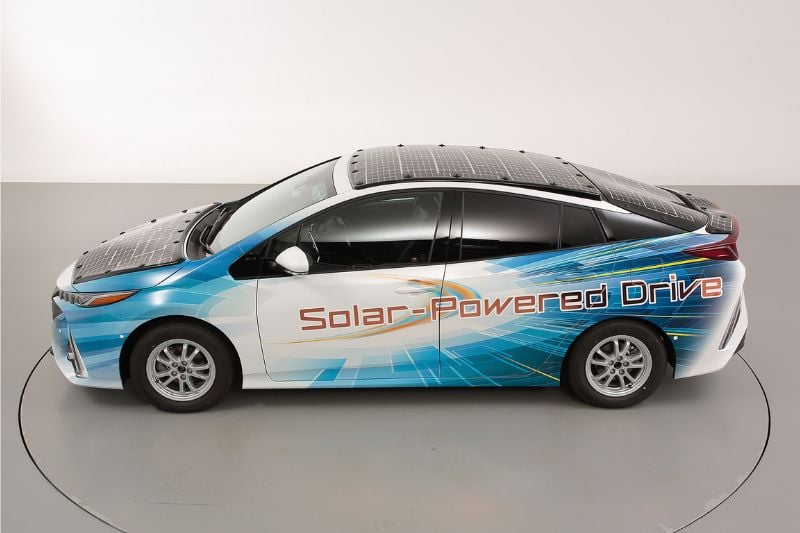 Les voitures solaires pourraient être une application des cellules solaires flexibles.