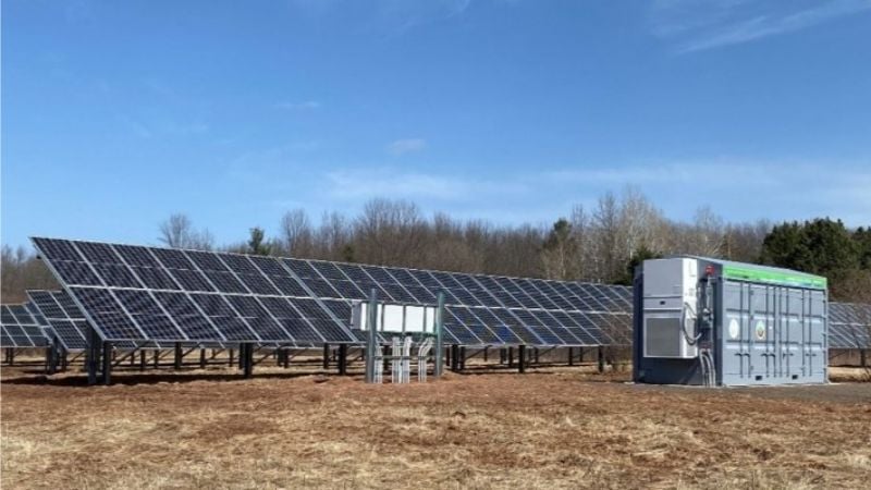 Microgrid solaire avec stockage à Bad River Reservation, Wisconsin.