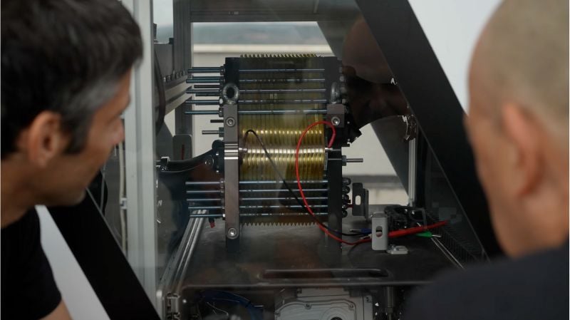 À l'intérieur du conteneur du prototype de terrain DAC de RepAir.