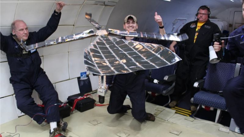 Démonstration du NASA’s Lightweight Integrated Solar Array and AnTenna